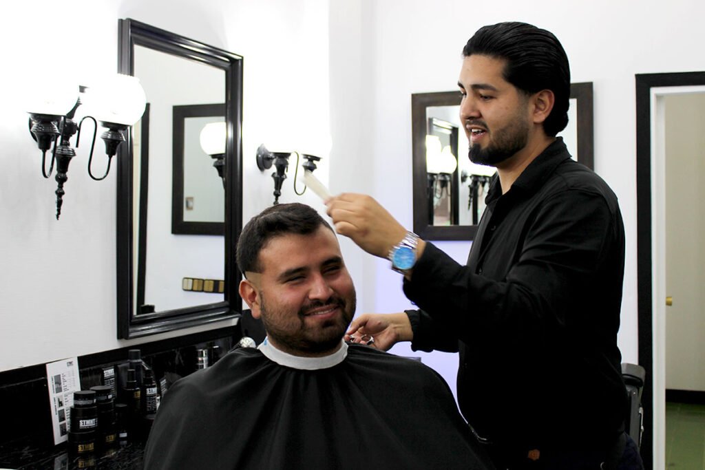 Cortes y barbas de precisión en Madrid 28002 | El Legado The Barber’s Cut | Peluquería para hombres