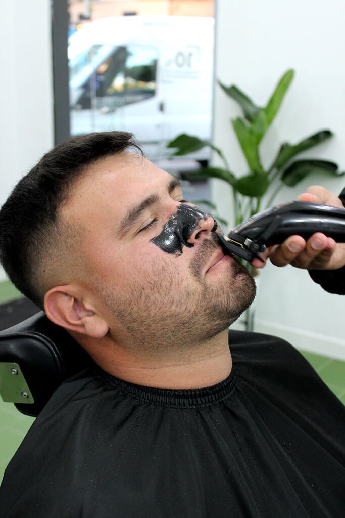 Cortes y barbas de precisión en Madrid 28002 | El Legado The Barber’s Cut