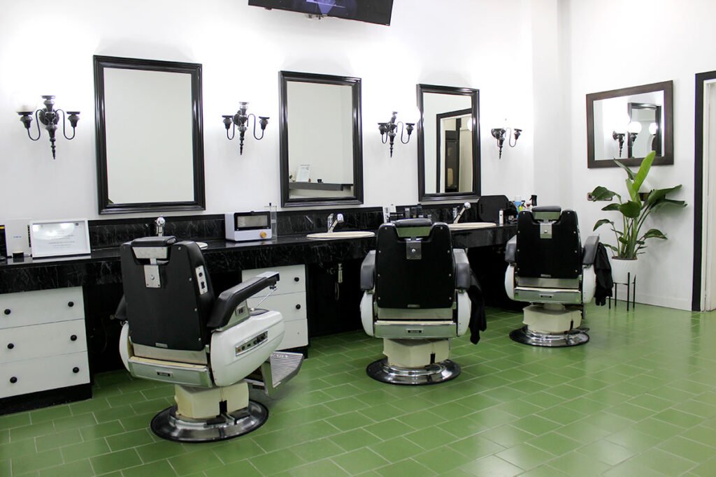 Cortes y barbas de precisión en Madrid 28002 | El Legado The Barber’s Cut | Peluquería para hombresCortes y barbas de precisión en Madrid 28002 | El Legado The Barber’s Cut | Peluquería para hombres