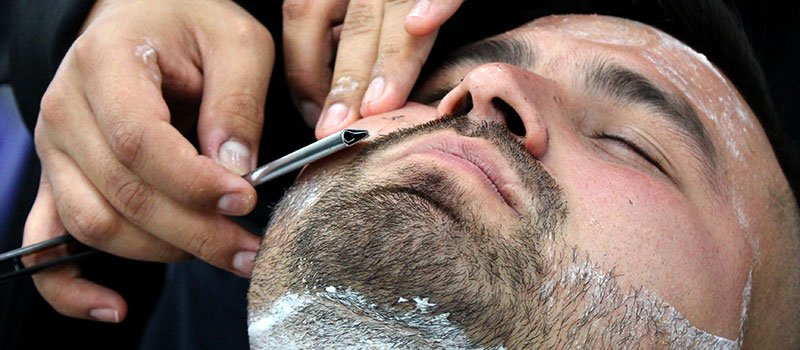 Cortes y barbas de precisión en Madrid 28002 | El Legado The Barber’s Cut | Peluquería para hombres